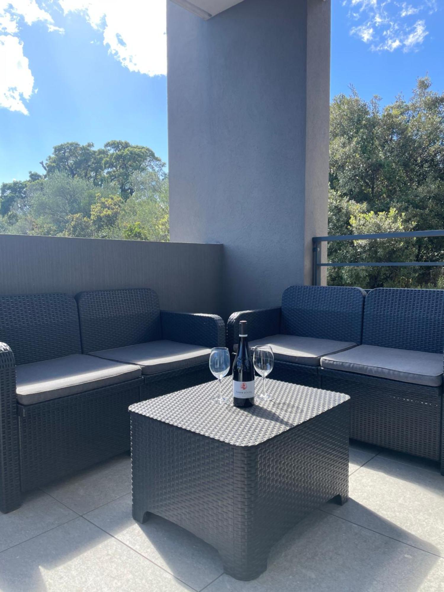 Bel Appartement Spacieux A Porto-Vecchio, 10Min A Pieds Du Centre Ville Buitenkant foto